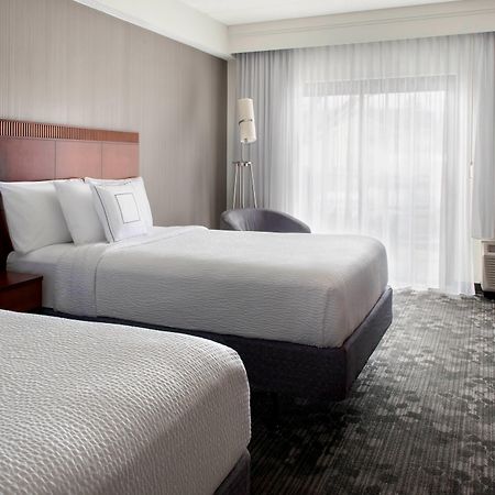 Sonesta Select Boston Milford Hotel Exterior foto